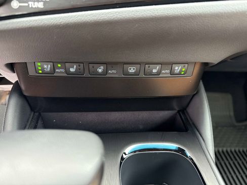 Used 2025 Lexus ES 350 w/ Premium Package FWD image 23