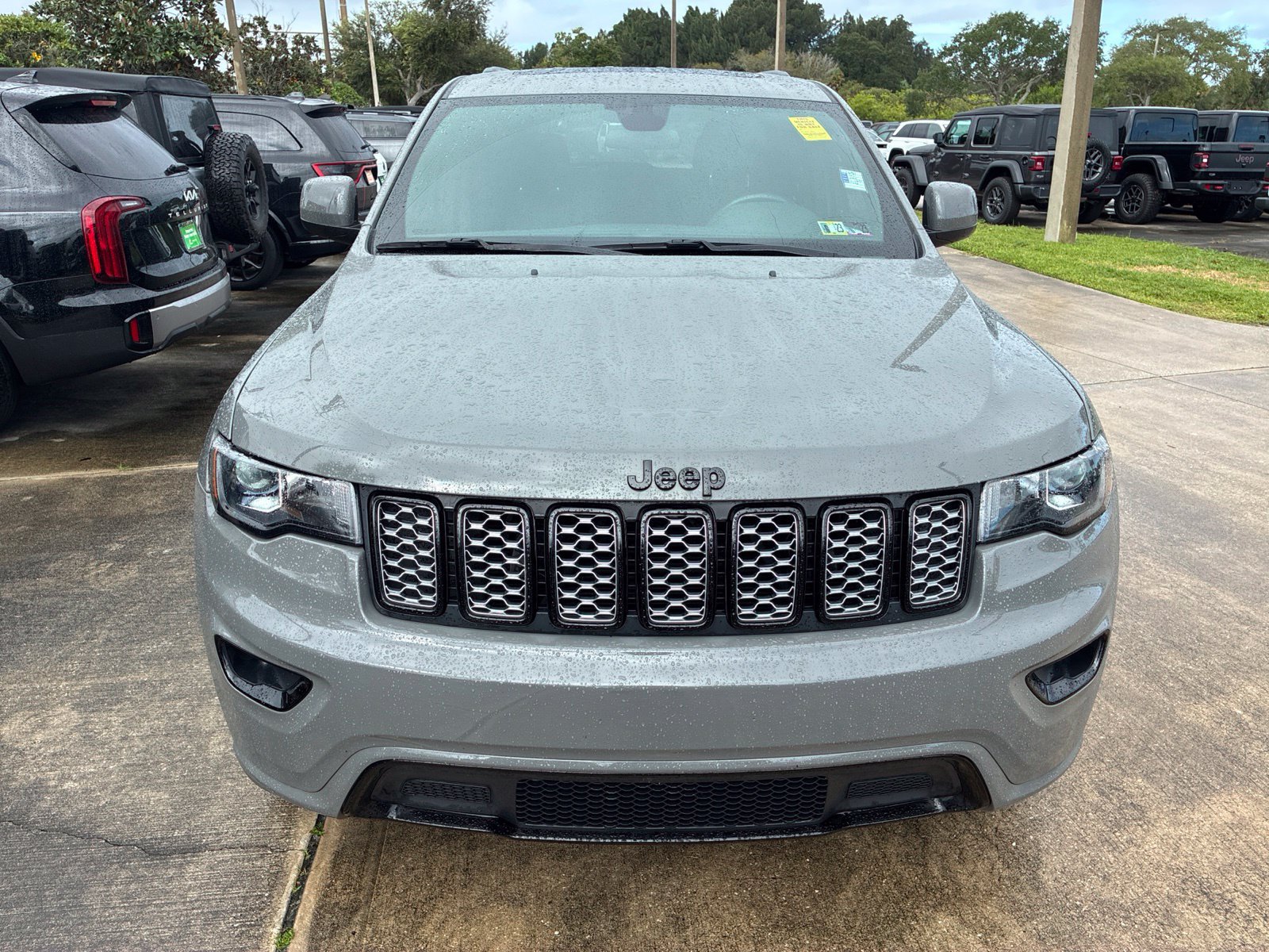 Used 2021 Jeep Grand Cherokee Laredo X AWD/4WD image 19