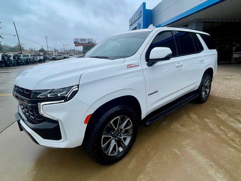 Certified 2023 Chevrolet Tahoe Z71 w/ Luxury Package image 8