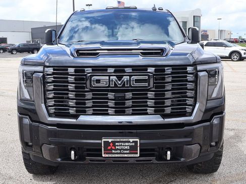 Used 2024 GMC Sierra 3500 Denali Ultimate AWD/4WD image 14