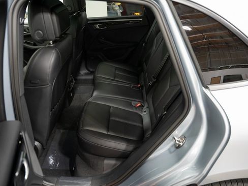 Used 2024 Porsche Macan image 15