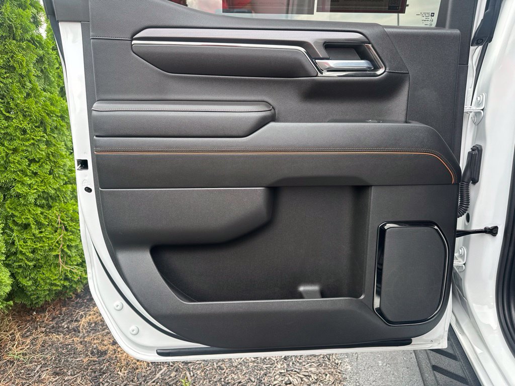 Used 2022 GMC Sierra 1500 AT4 w/ AT4 Premium Package AWD/4WD image 9