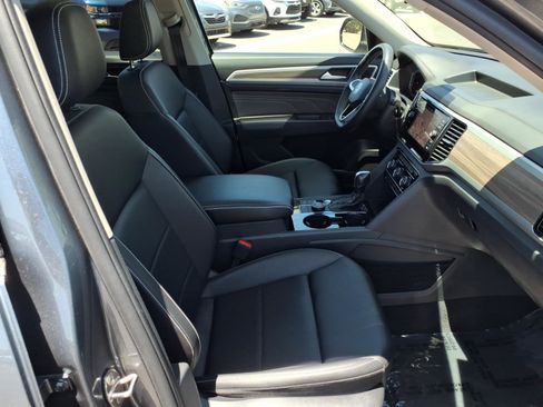 Used 2023 Volkswagen Atlas SEL AWD/4WD image 11
