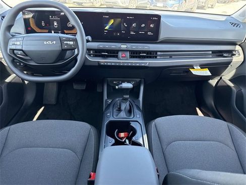 New 2026 Kia K4 LXS image 17