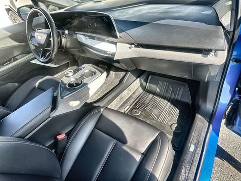 New 2025 Cadillac Optiq Luxury 1 image 30