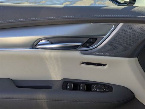 Used 2022 Cadillac XT5 Premium Luxury image 12