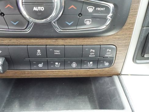 Used 2017 RAM 1500 Laramie w/ Convenience Group AWD/4WD image 27