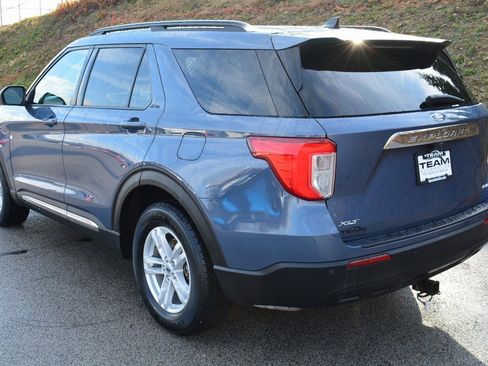 Used 2021 Ford Explorer XLT image 7