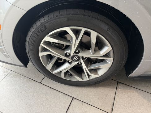 Used 2023 Hyundai Sonata SEL w/ Convenience Package FWD image 7