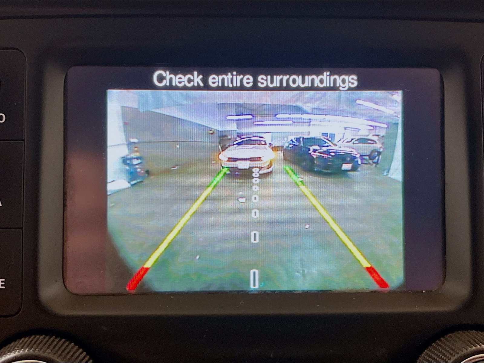 Used 2018 Jeep Cherokee Latitude w/ Altitude Package FWD image 9