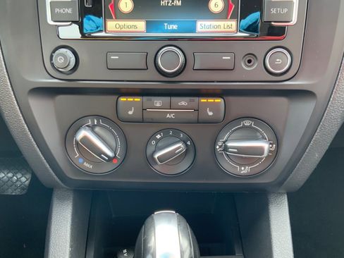 Used 2015 Volkswagen Jetta SE image 34