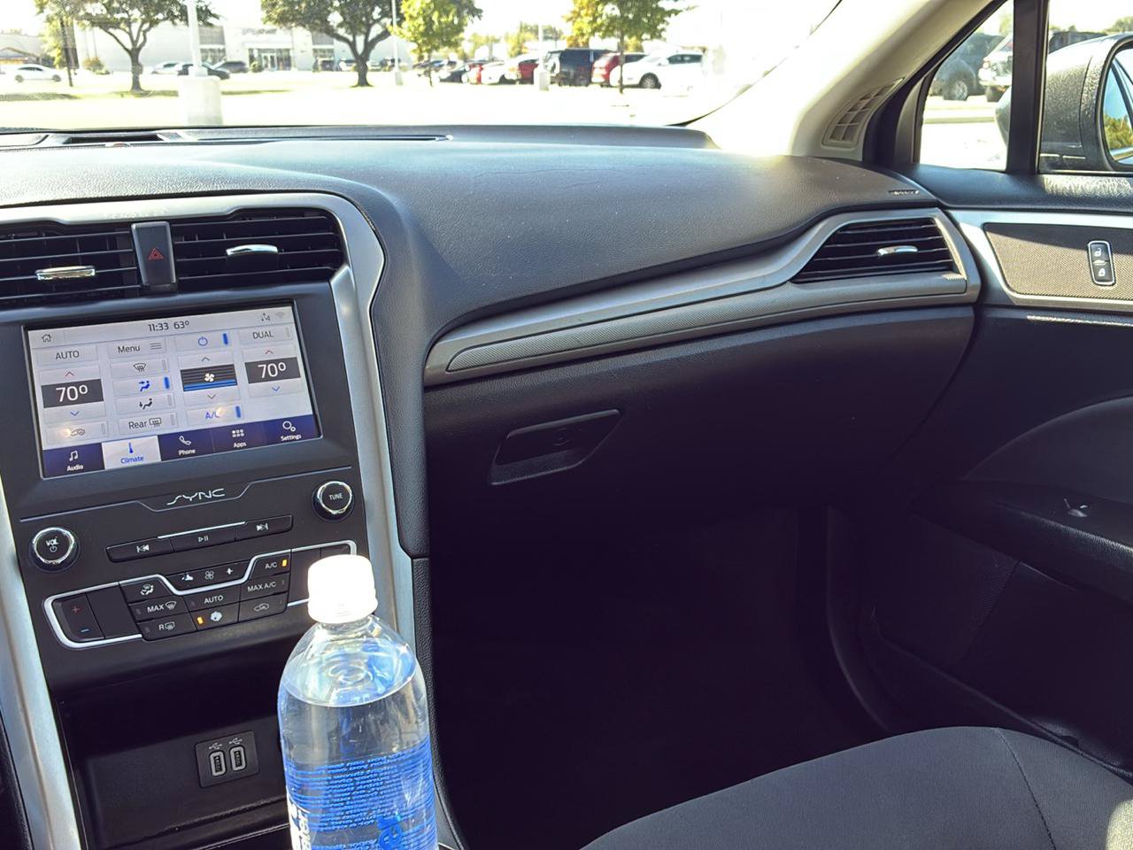 Used 2020 Ford Fusion SE FWD image 23