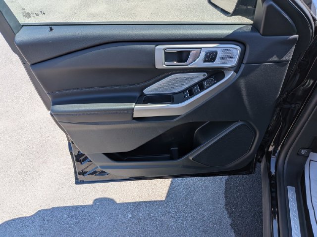 Used 2023 Ford Explorer Limited w/ Limited Technology Package AWD/4WD image 6