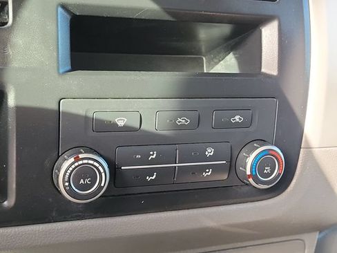 Used 2016 Nissan NV 2500 SV RWD image 27
