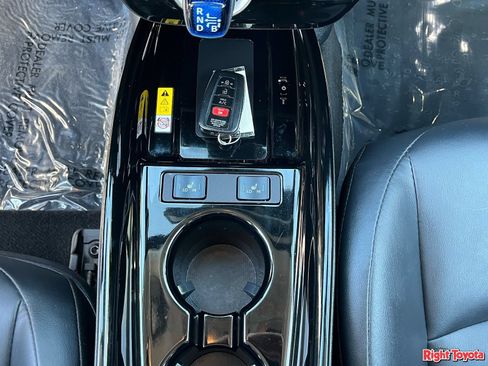 Certified 2020 Toyota Prius Prime Limited w/ Carpet Mat Package FWD image 29