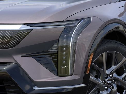 New 2025 Cadillac Optiq Luxury 1 image 10