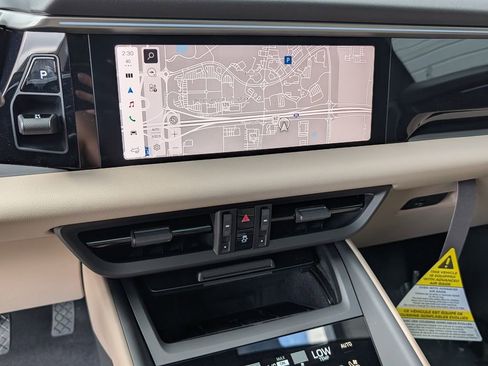 New 2026 Porsche Macan Electric RWD image 21