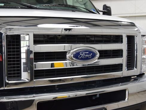 Used 2025 Ford E-350 and Econoline 350 Super Duty w/ Power Equipment Group RWD image 5