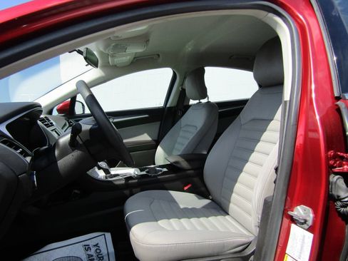 Used 2014 Ford Fusion S FWD image 11