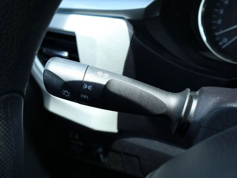 Used 2015 Toyota Corolla LE image 27