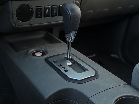 Used 2020 Nissan Frontier SV image 15