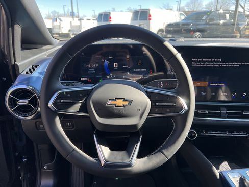 New 2026 Chevrolet Equinox EV LT image 19