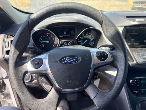 Used 2015 Ford Escape SE w/ Equipment Group 201A FWD image 21