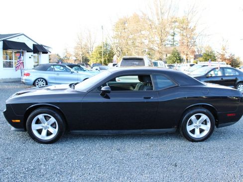 Used 2010 Dodge Challenger SE image 10