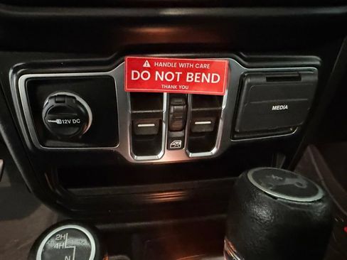 Used 2019 Jeep Wrangler Unlimited Sport S AWD/4WD image 47