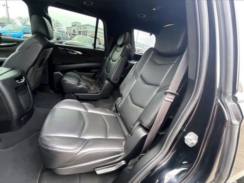 Used 2020 Cadillac Escalade Platinum image 25