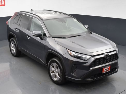 Used 2025 Toyota RAV4 XLE FWD image 21