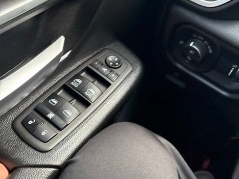 Used 2023 RAM 1500 Big Horn AWD/4WD image 16