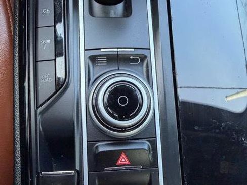 Used 2017 Maserati Levante image 30