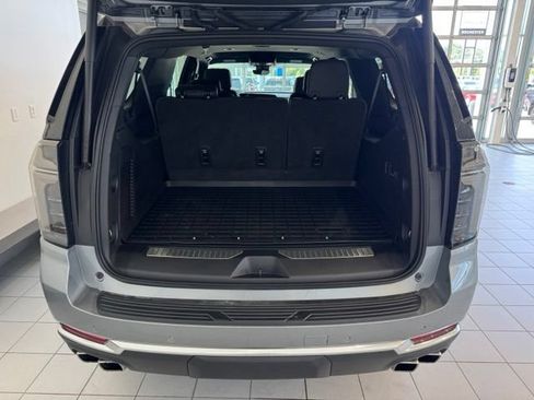 Used 2025 Chevrolet Suburban High Country AWD/4WD image 37