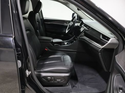 Used 2023 Jeep Grand Cherokee Limited AWD/4WD image 23