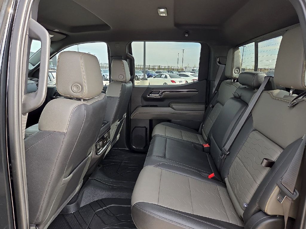 Used 2024 Chevrolet Silverado 1500 ZR2 AWD/4WD image 13