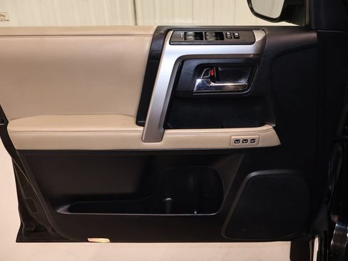 Used 2015 Toyota 4Runner Limited AWD/4WD image 10