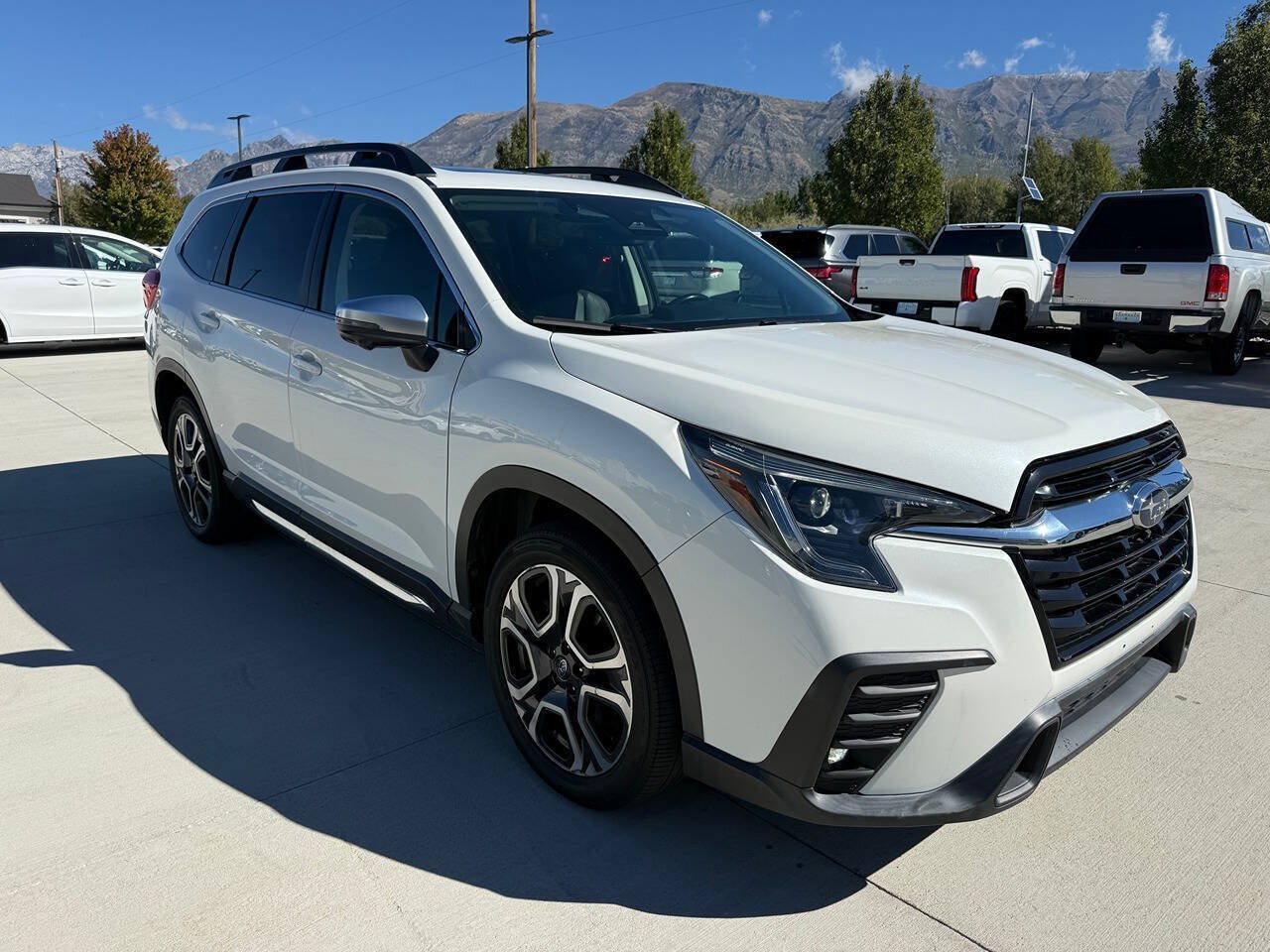 Used 2023 Subaru Ascent Limited w/ Technology Package AWD/4WD image 1