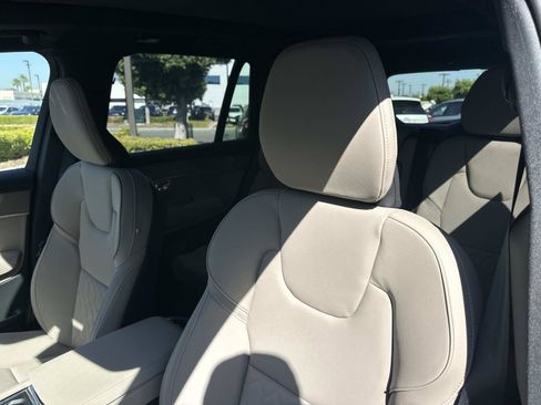 New 2026 Volvo XC90 B6 Plus w/ Protection Package Premier AWD/4WD image 15