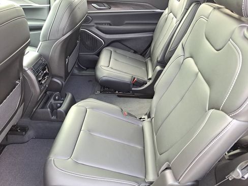 New 2026 Jeep Grand Cherokee L Limited w/ Limited Altitude Package AWD/4WD image 15