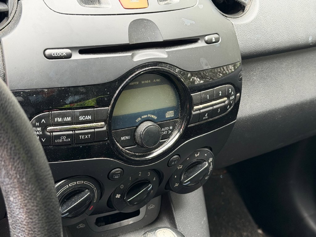 Used 2010 MAZDA MAZDA3 i Touring FWD image 8