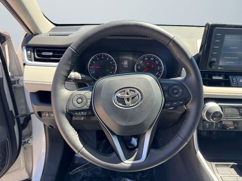 Used 2022 Toyota RAV4 XLE Premium AWD/4WD image 12
