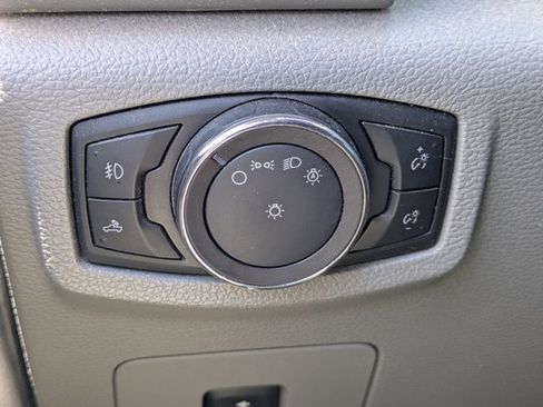 Used 2015 Ford F150 Lariat w/ Equipment Group 502A Luxury AWD/4WD image 18