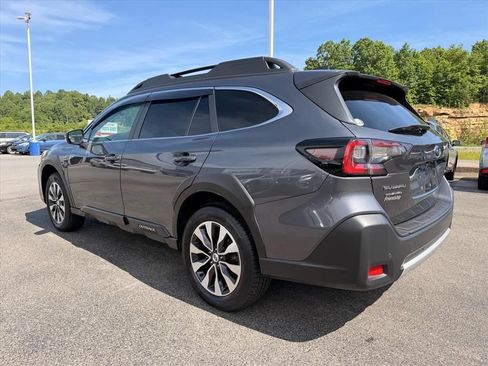 Used 2025 Subaru Outback Limited AWD/4WD image 5