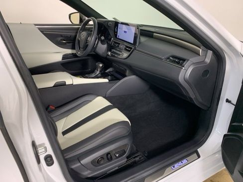 Used 2023 Lexus ES 350 F Sport w/ Accessory Package (Z2) image 39