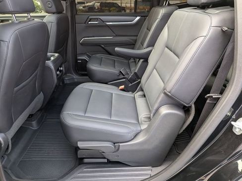 Used 2024 GMC Acadia Elevation w/ Black Edition image 31