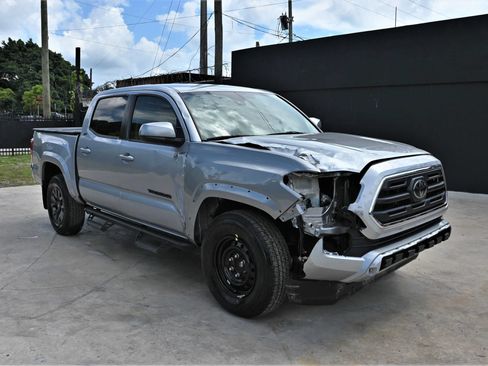 Used 2019 Toyota Tacoma SR5 RWD image 2