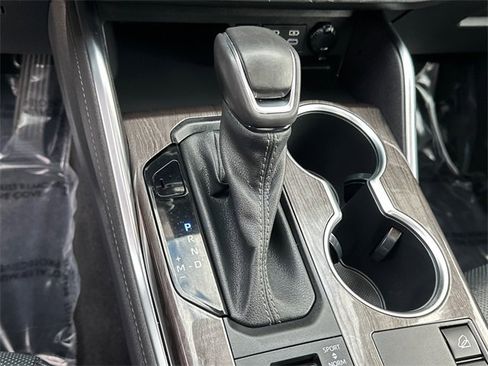 Used 2023 Toyota Highlander Limited image 28