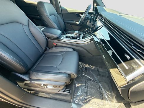 Certified 2025 Audi Q7 3.0T Prestige w/ Prestige Package image 15