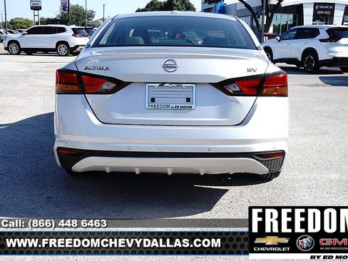 Used 2024 Nissan Altima 2.5 SV FWD image 37
